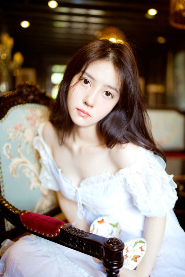 “这就有点儿荒唐了吧，老先生，就算为财，也不该编造这种东西。”孟达摸索着下巴，心中有些埋怨刘璝，粗人一个，连尾巴都扫不干净。